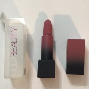 Huda beauty power bullet matte lipstick honey moon